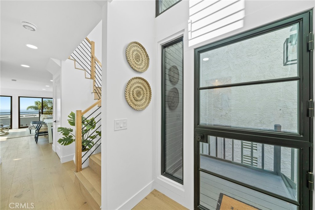 875 Santa Ana Street