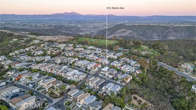 875 Santa Ana Street