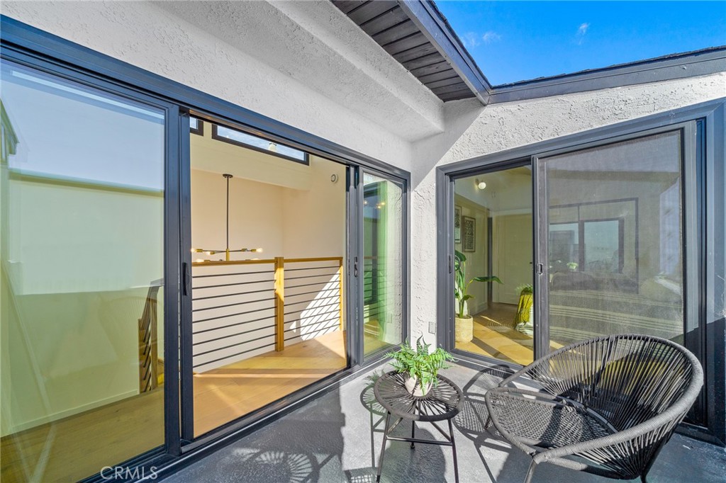 875 Santa Ana Street