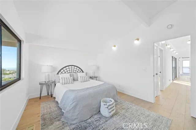 875 Santa Ana Street