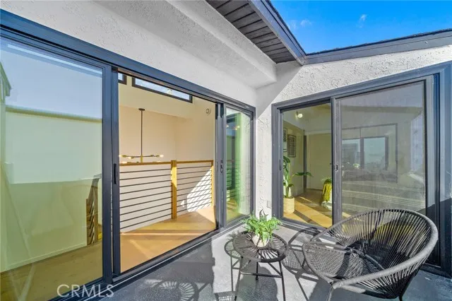 875 Santa Ana Street