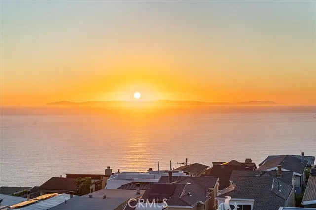 875 Santa Ana Street