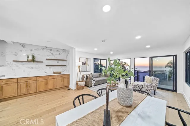 875 Santa Ana Street