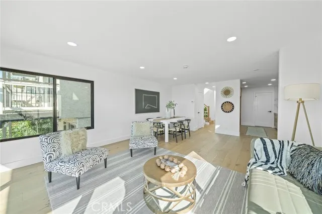 875 Santa Ana Street