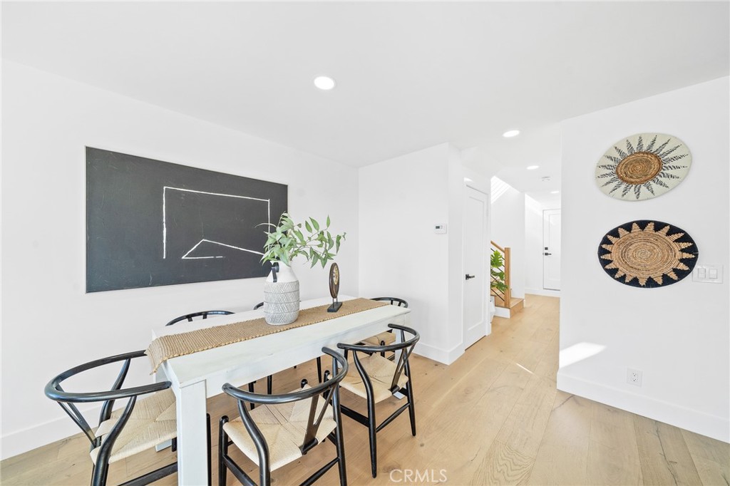 875 Santa Ana Street