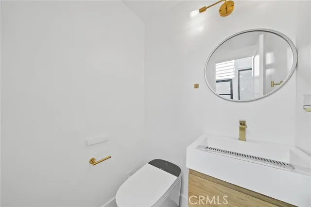 875 Santa Ana Street