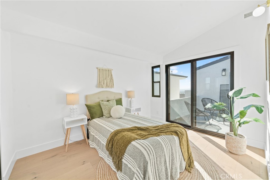 875 Santa Ana Street