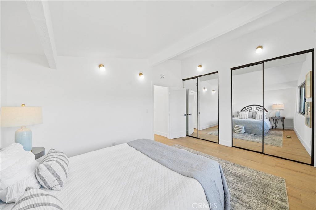 875 Santa Ana Street