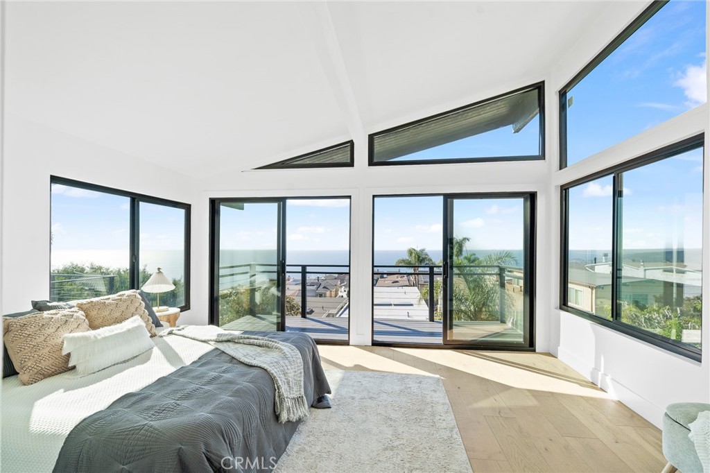 875 Santa Ana Street