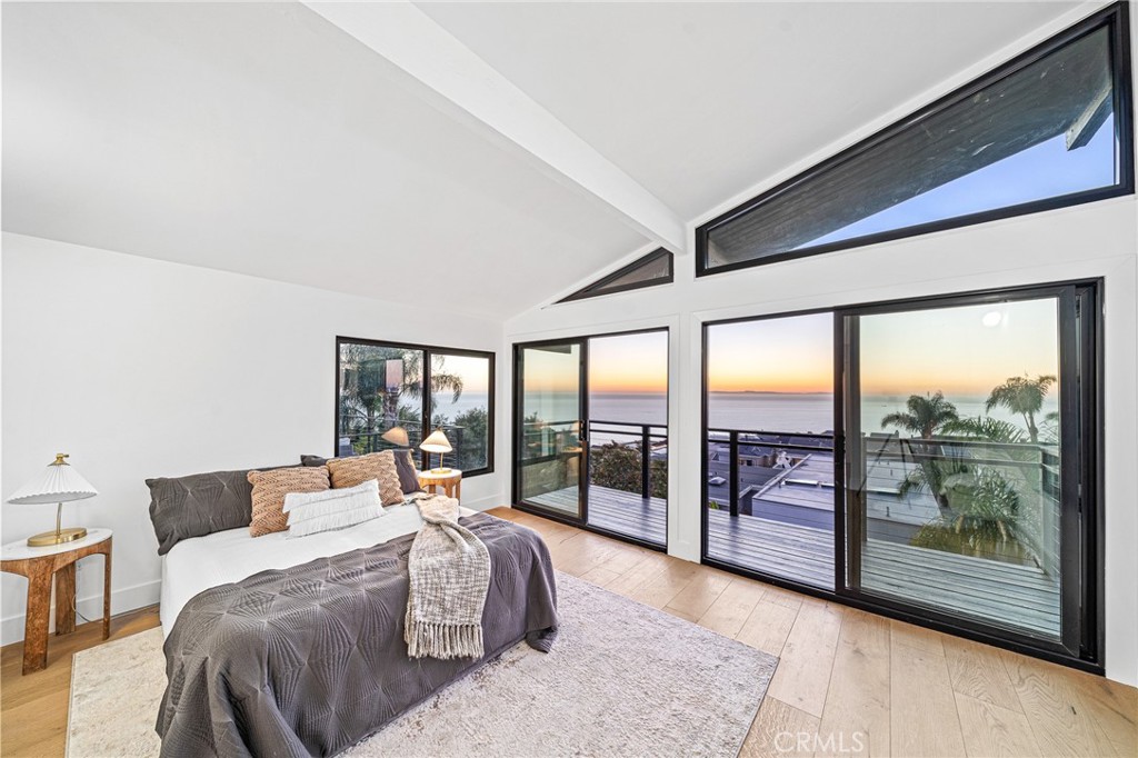 875 Santa Ana Street