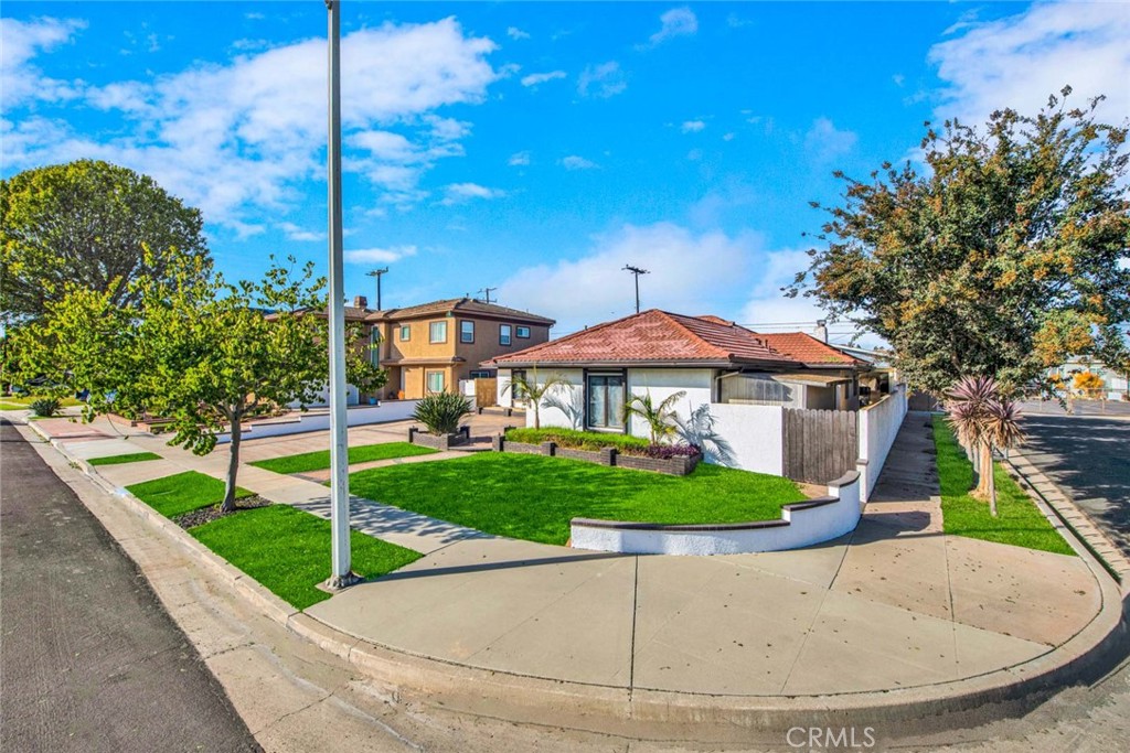 9643 Toucan Avenue