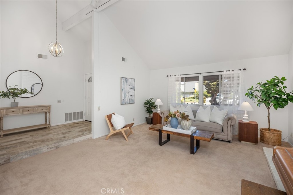 26916 La Sierra Drive