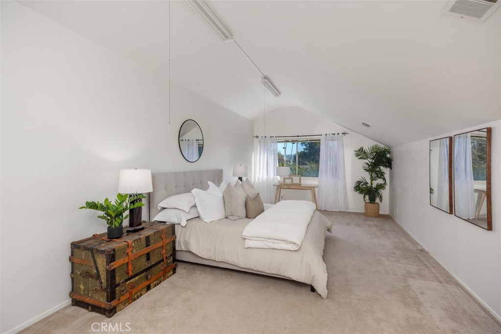 26916 La Sierra Drive