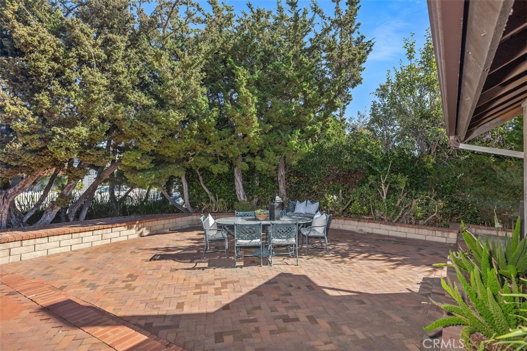 26916 La Sierra Drive