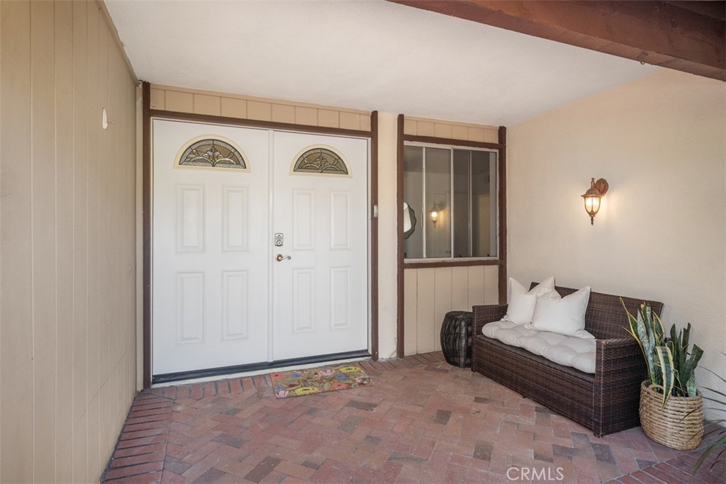 26916 La Sierra Drive