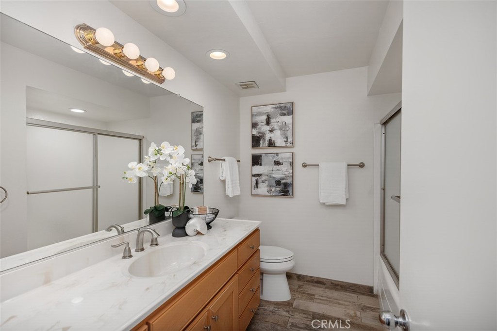 26916 La Sierra Drive