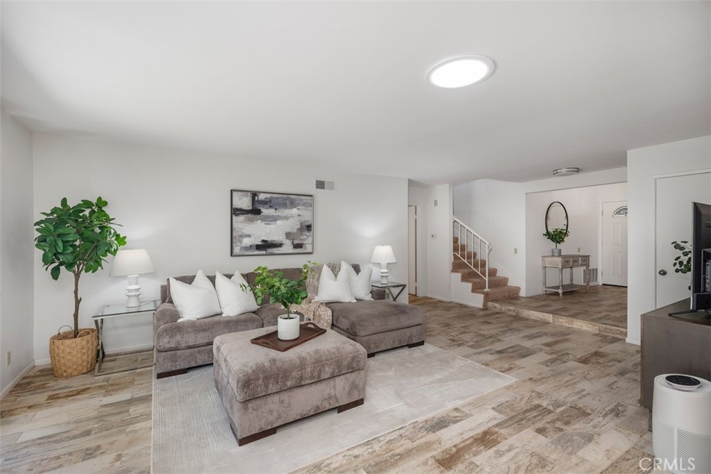 26916 La Sierra Drive