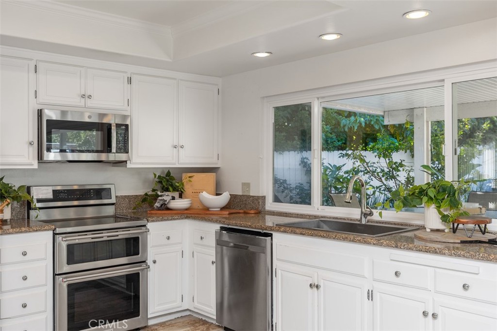 26916 La Sierra Drive