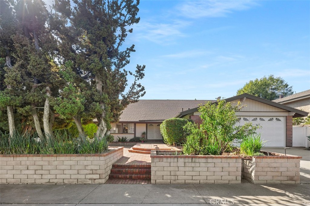 26916 La Sierra Drive