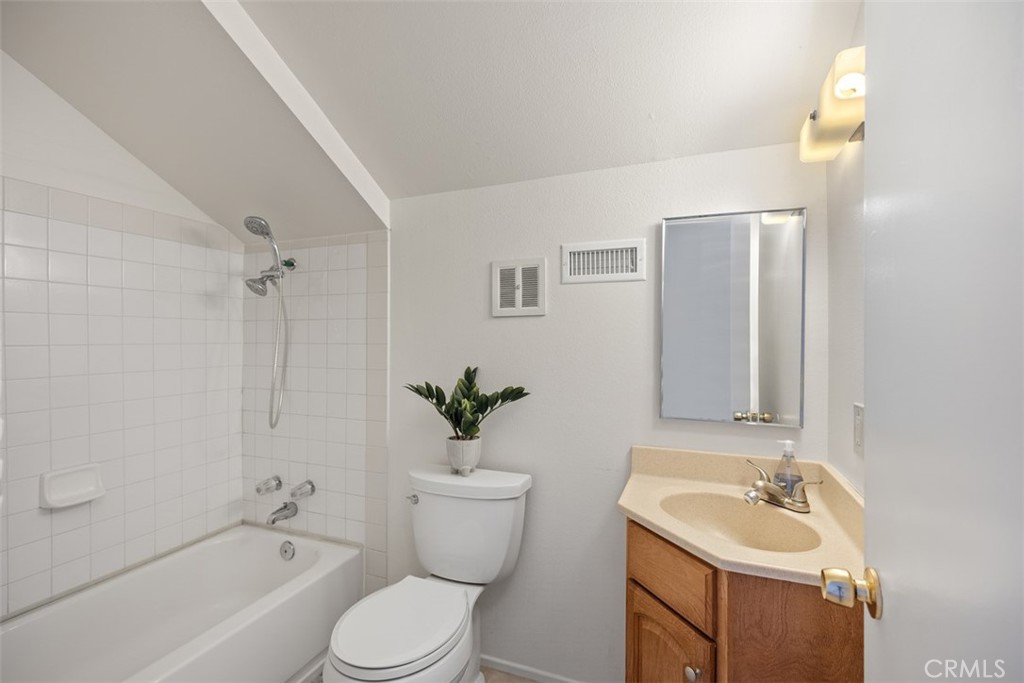 26916 La Sierra Drive