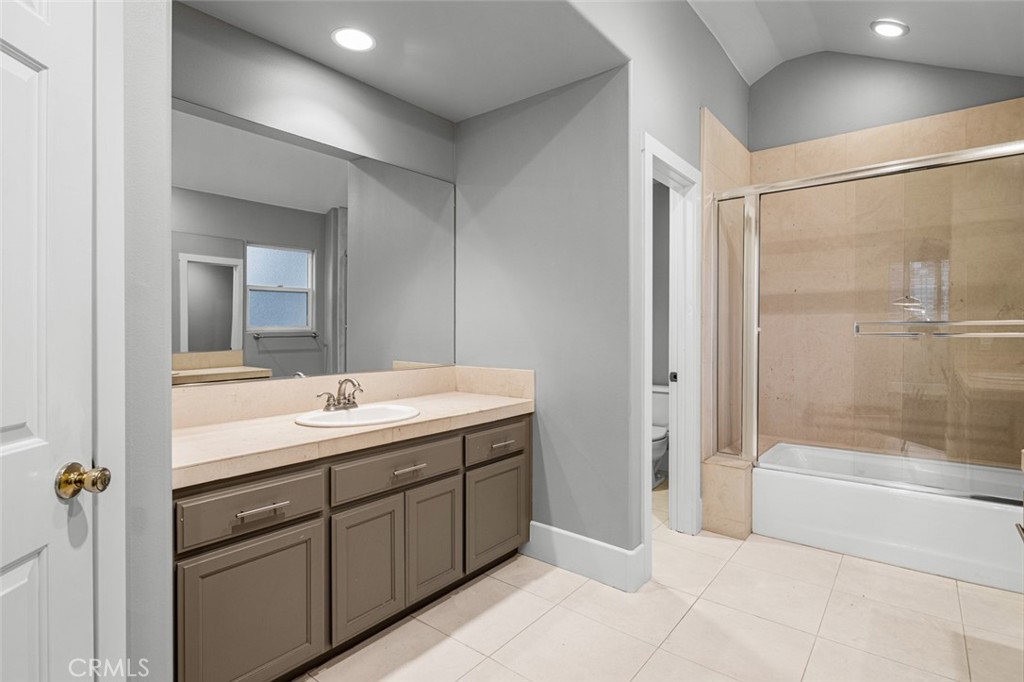 34132 Ruby Lantern Street