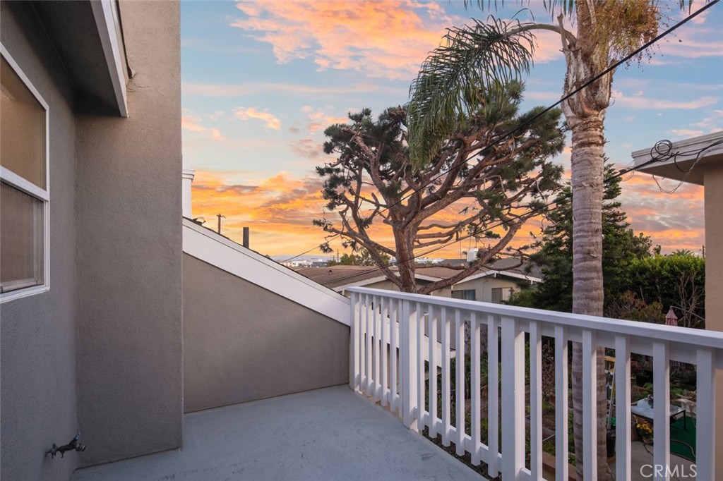 34132 Ruby Lantern Street