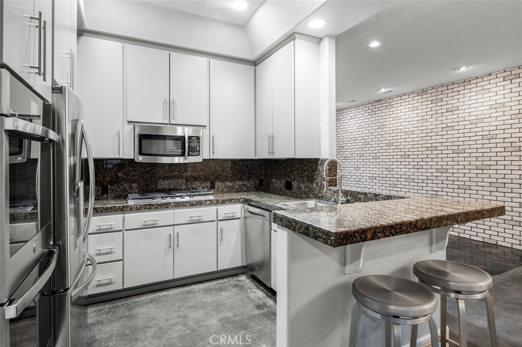 34132 Ruby Lantern Street