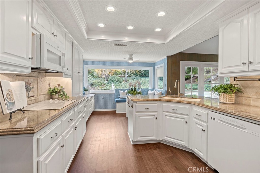 5922 E Bunker Hill Avenue