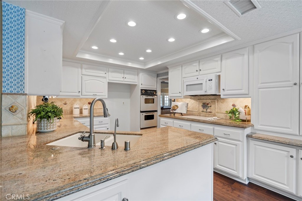 5922 E Bunker Hill Avenue