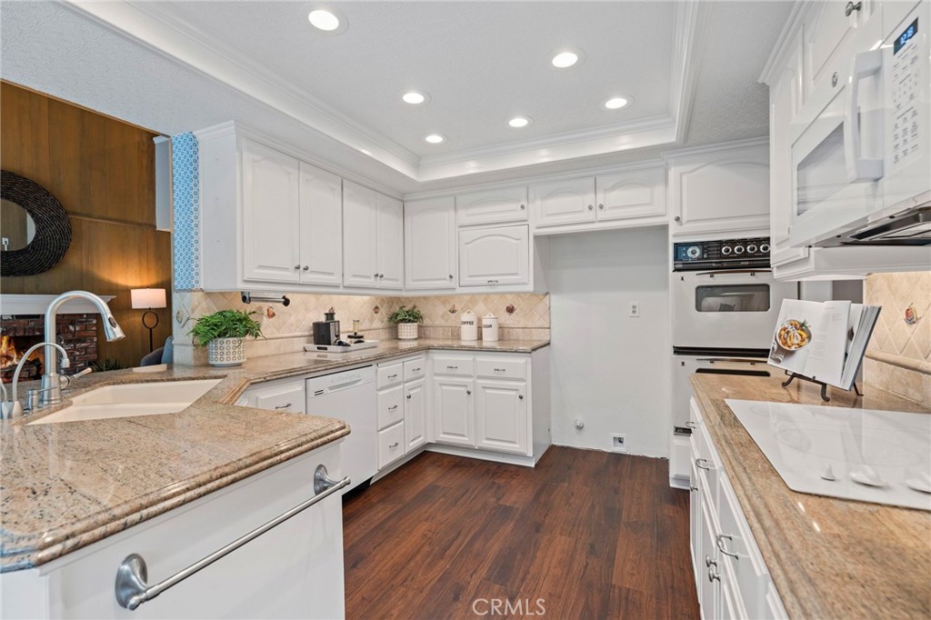 5922 E Bunker Hill Avenue