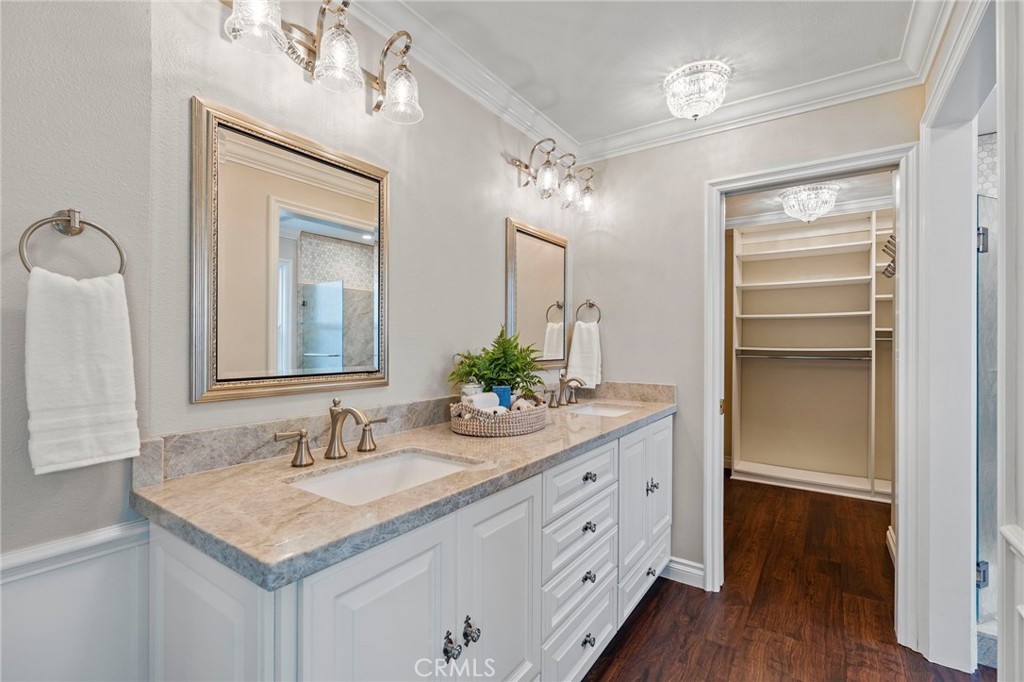 5922 E Bunker Hill Avenue