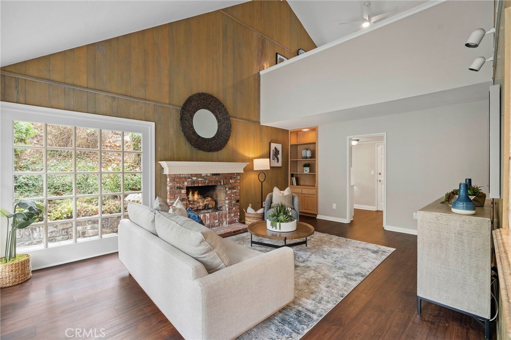 5922 E Bunker Hill Avenue