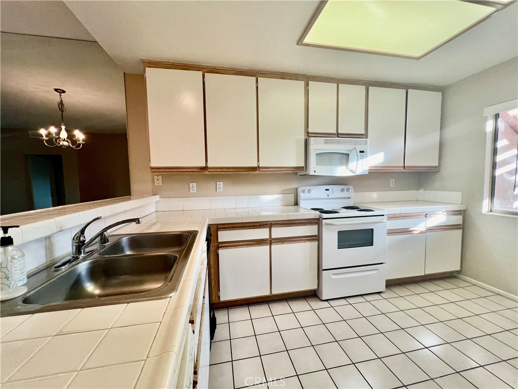 418 Villa Point Drive