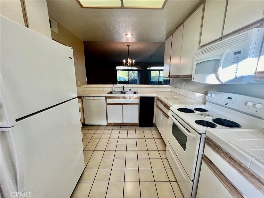 418 Villa Point Drive