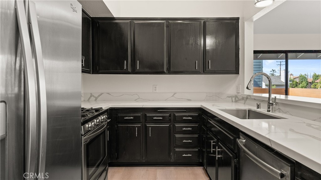 345 Avocado Street 204D