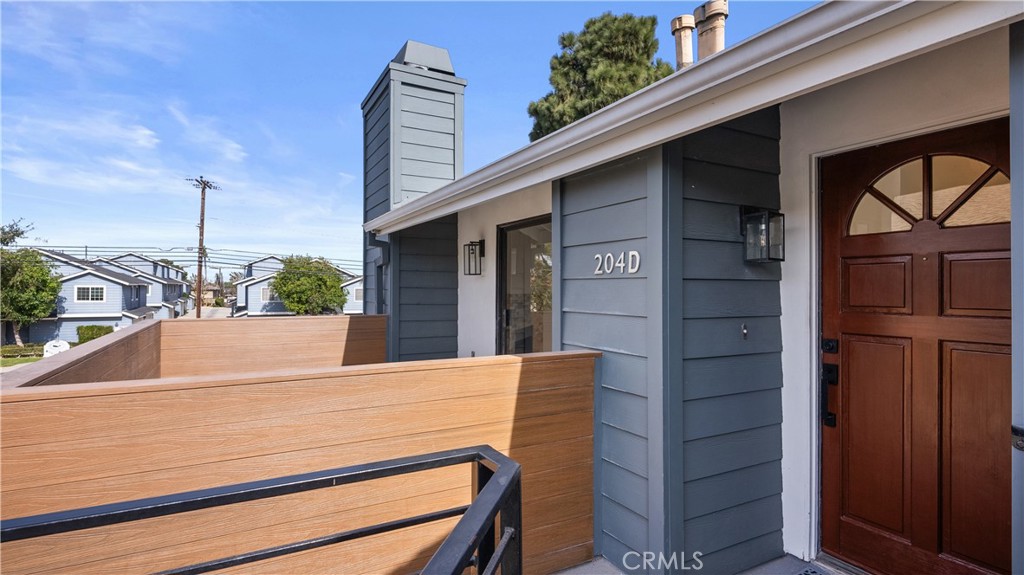 345 Avocado Street 204D