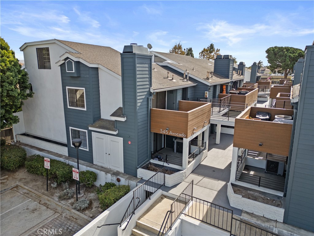 345 Avocado Street 204D