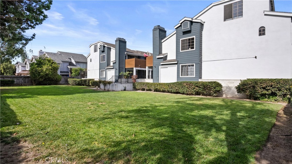 345 Avocado Street 204D