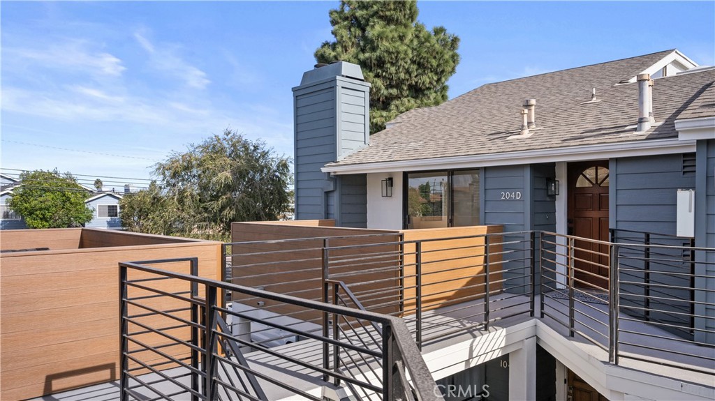 345 Avocado Street 204D