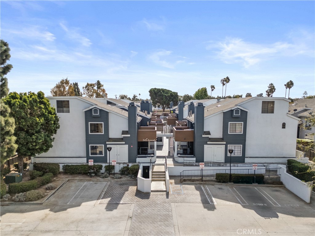 345 Avocado Street 204D