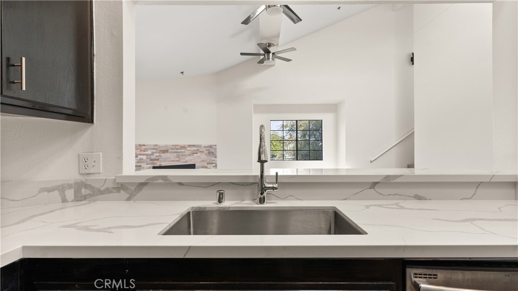 345 Avocado Street 204D
