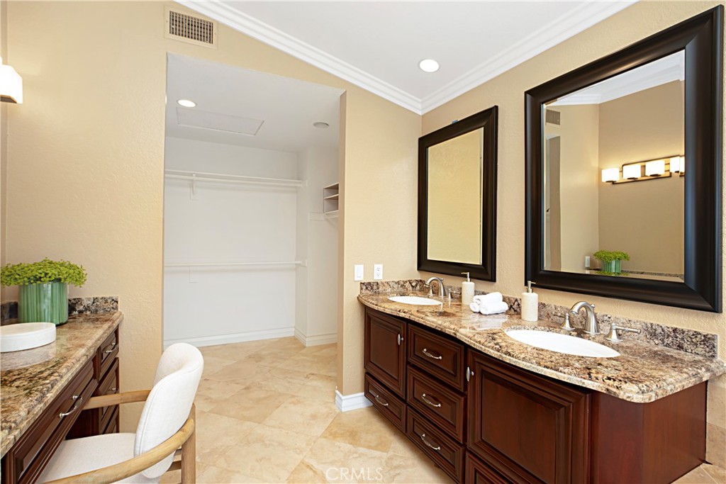 5710 Via Del Potrero