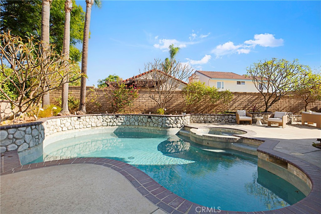 5710 Via Del Potrero