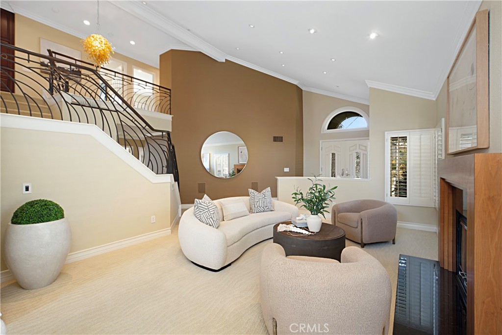 5710 Via Del Potrero