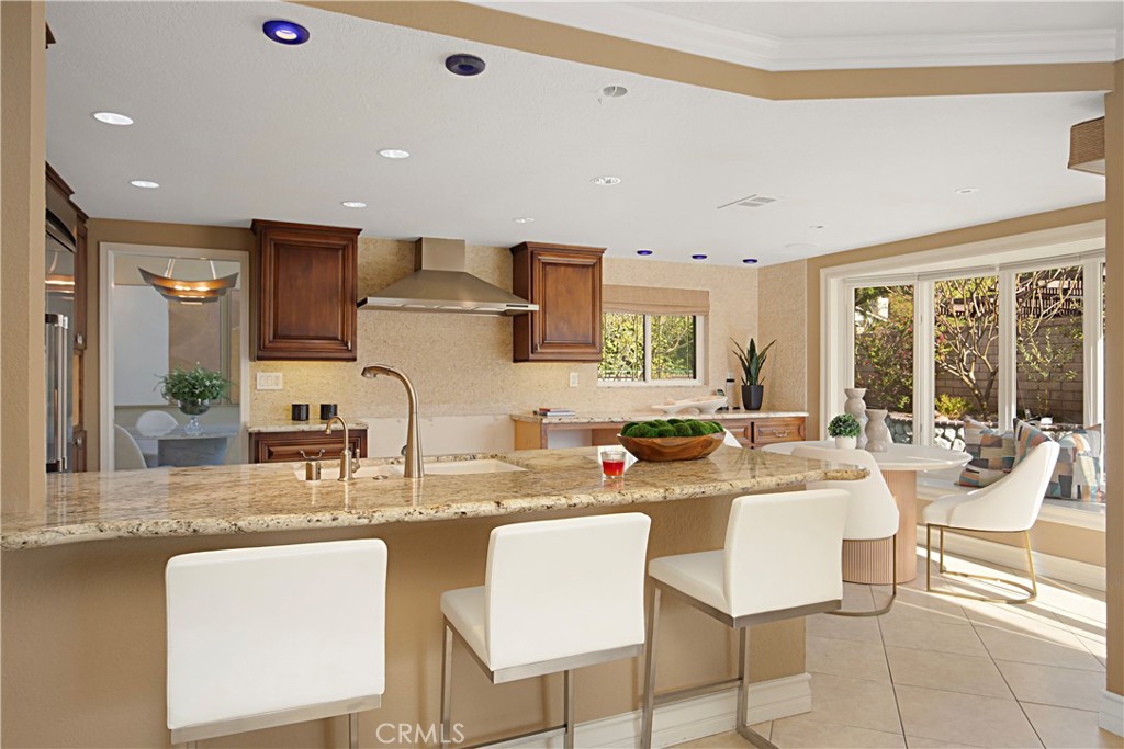 5710 Via Del Potrero