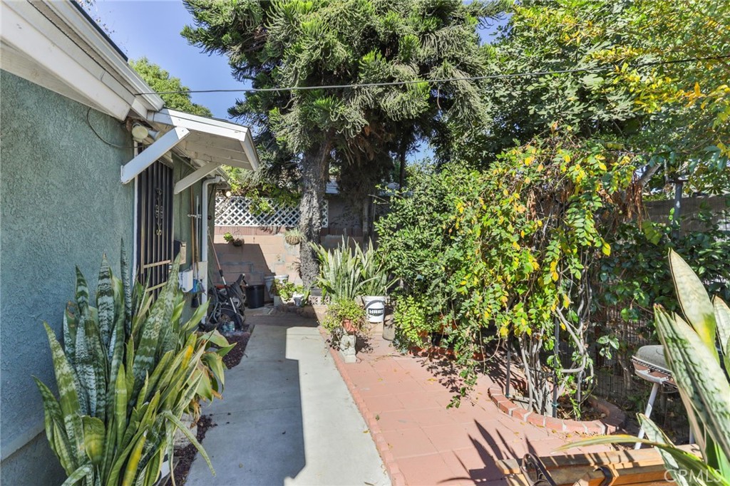 14932 Norwalk Boulevard