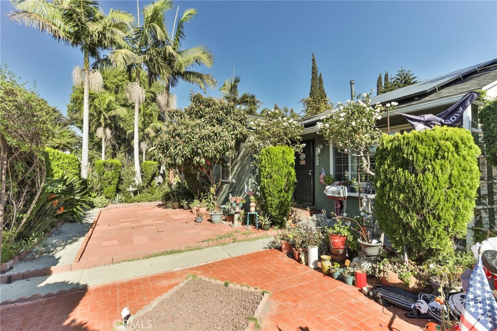 14932 Norwalk Boulevard