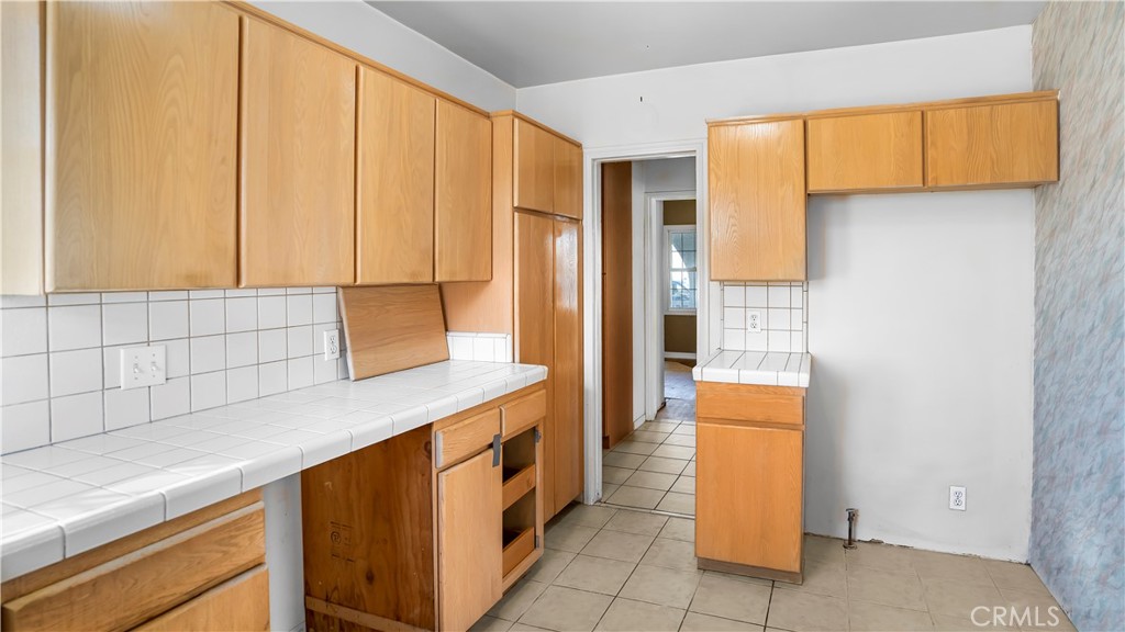 15433 Sylvanwood Avenue