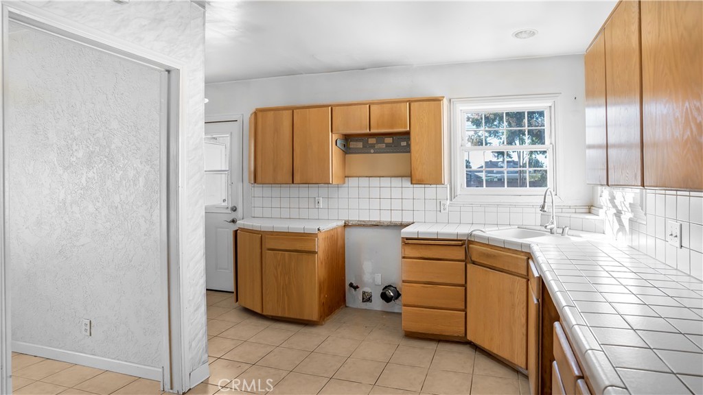 15433 Sylvanwood Avenue