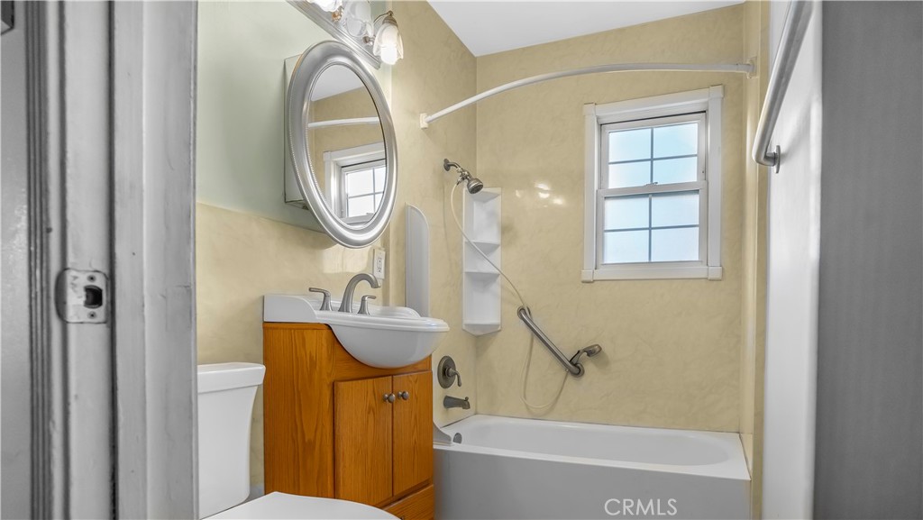 15433 Sylvanwood Avenue